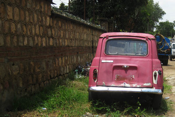 Abandoned car in Juba